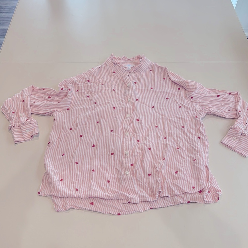 Time and Tru button down pink and white striped top with hearts. Small 4-6